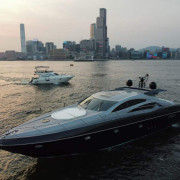 英國Sunseeker Predator 72呎游艇